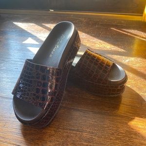 Matisse Hideaway Leather Footbed Sandal